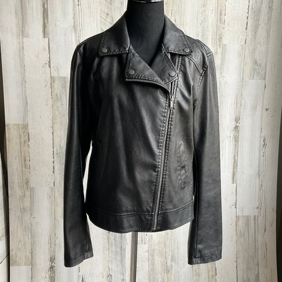 Universal Thread Jackets & Blazers - Universal Thread Size Medium Faux Leather Moto Jacket Black Vegan Soft Target